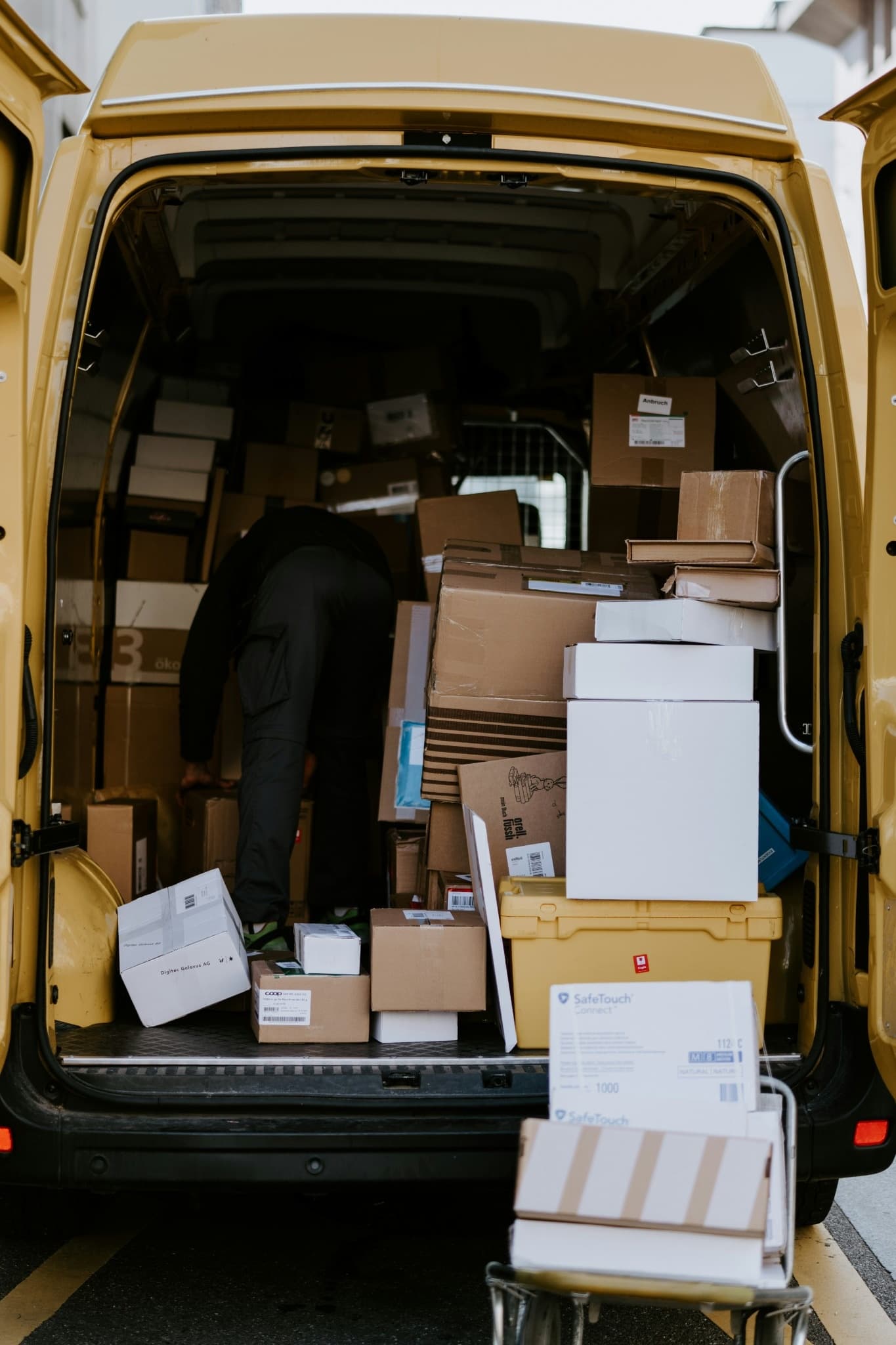40% Ecommerce oders returns are a huge loss for companies. Can be solved by this way. - Product Image