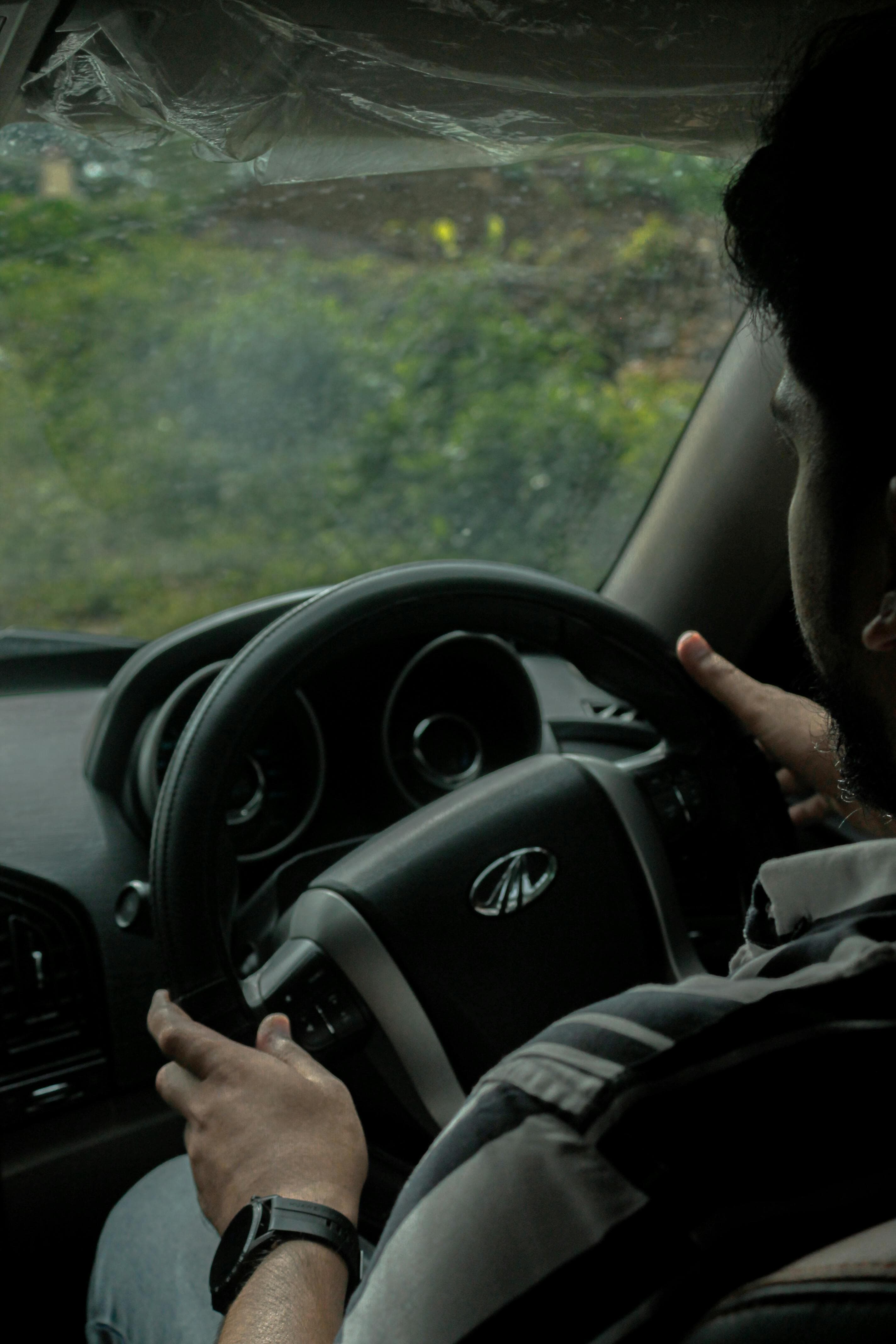 Cab drivers juggle three apps to know which ride actually earns them more. product